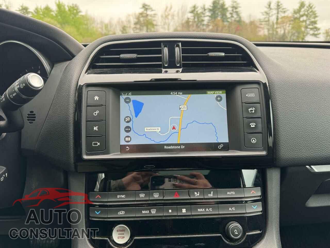JAGUAR F-PACE 2018 - SADCJ2FX8JA279921