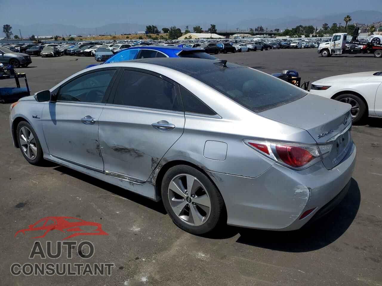 HYUNDAI SONATA 2011 - KMHEC4A48BA018566