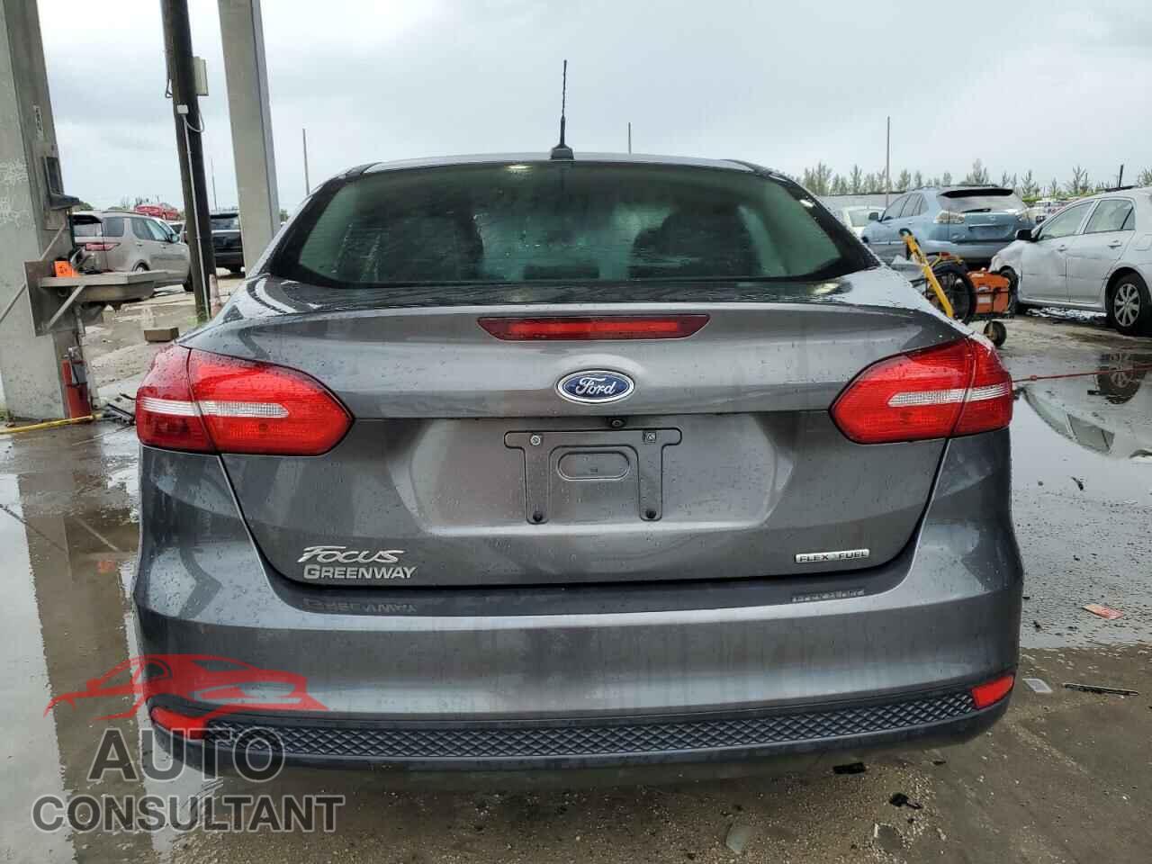 FORD FOCUS 2015 - 1FADP3E24FL339043