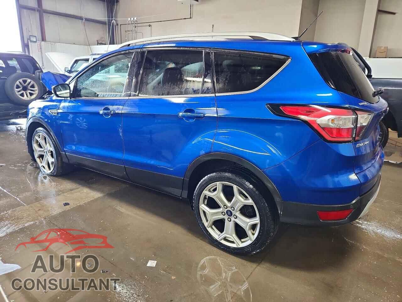 FORD ESCAPE 2017 - 1FMCU0J96HUD91475