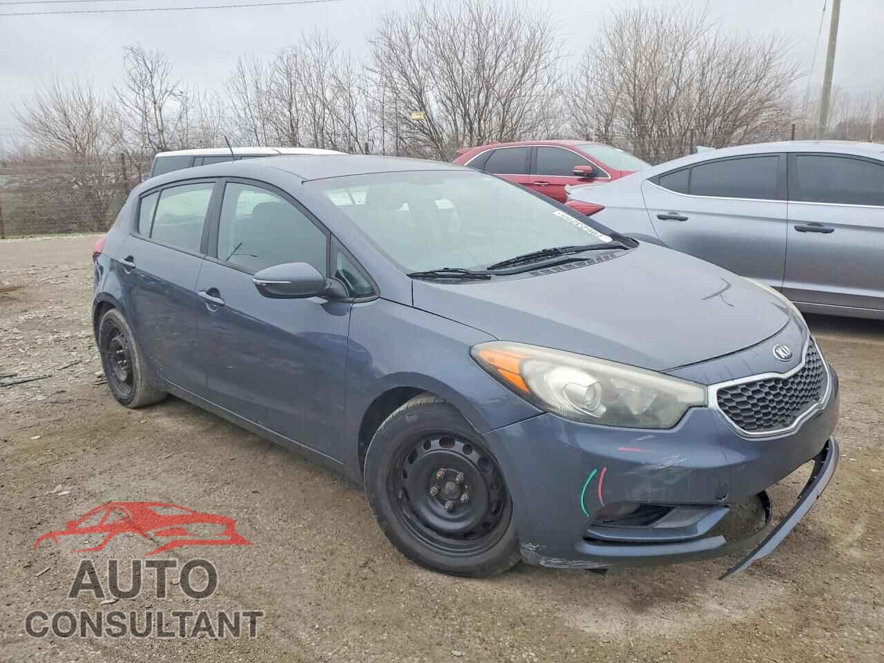 KIA FORTE5 LX 2016 - KNAFK5A86G5583853