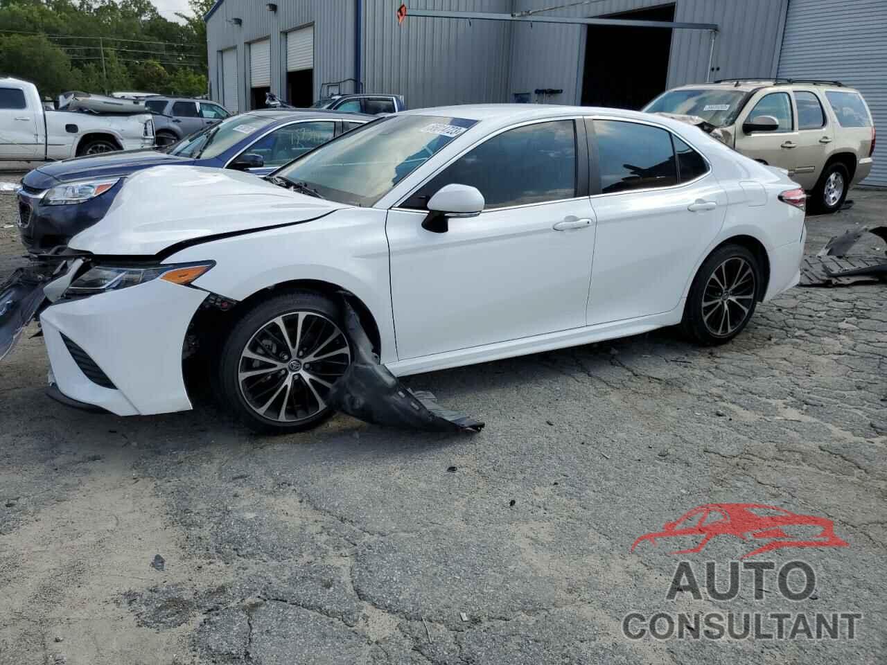 TOYOTA CAMRY 2018 - 4T1B11HK1JU637910