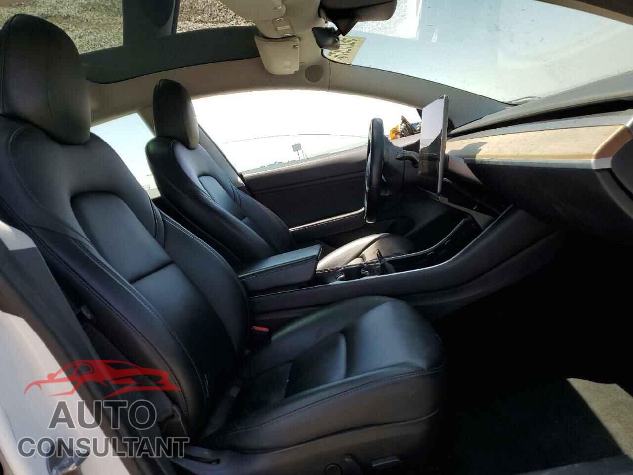 TESLA MODEL 3 2019 - 5YJ3E1EA3KF402556