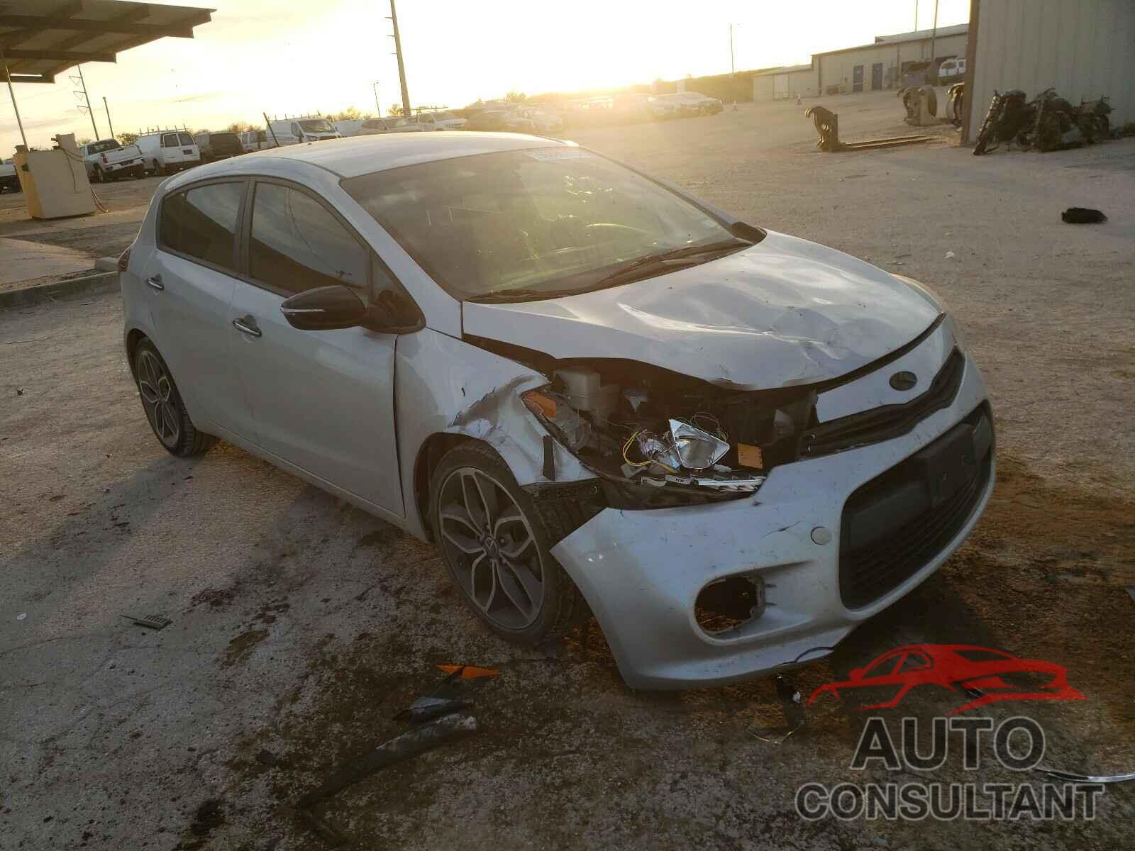 KIA FORTE 2016 - KNAFZ5A31G5636832