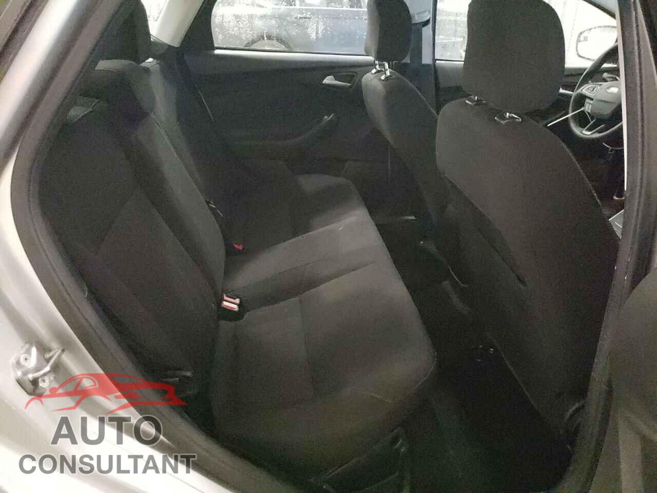 FORD FOCUS 2017 - 1FADP3F20HL319924