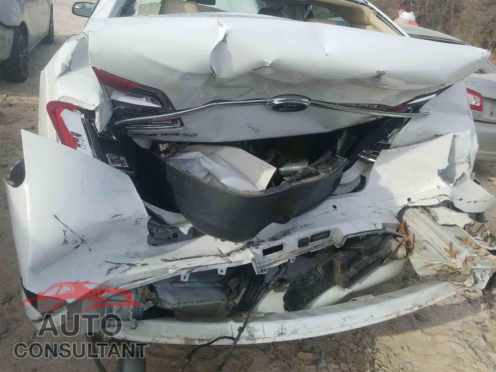 FORD TAURUS 2018 - 1FAHP2E84JG136719