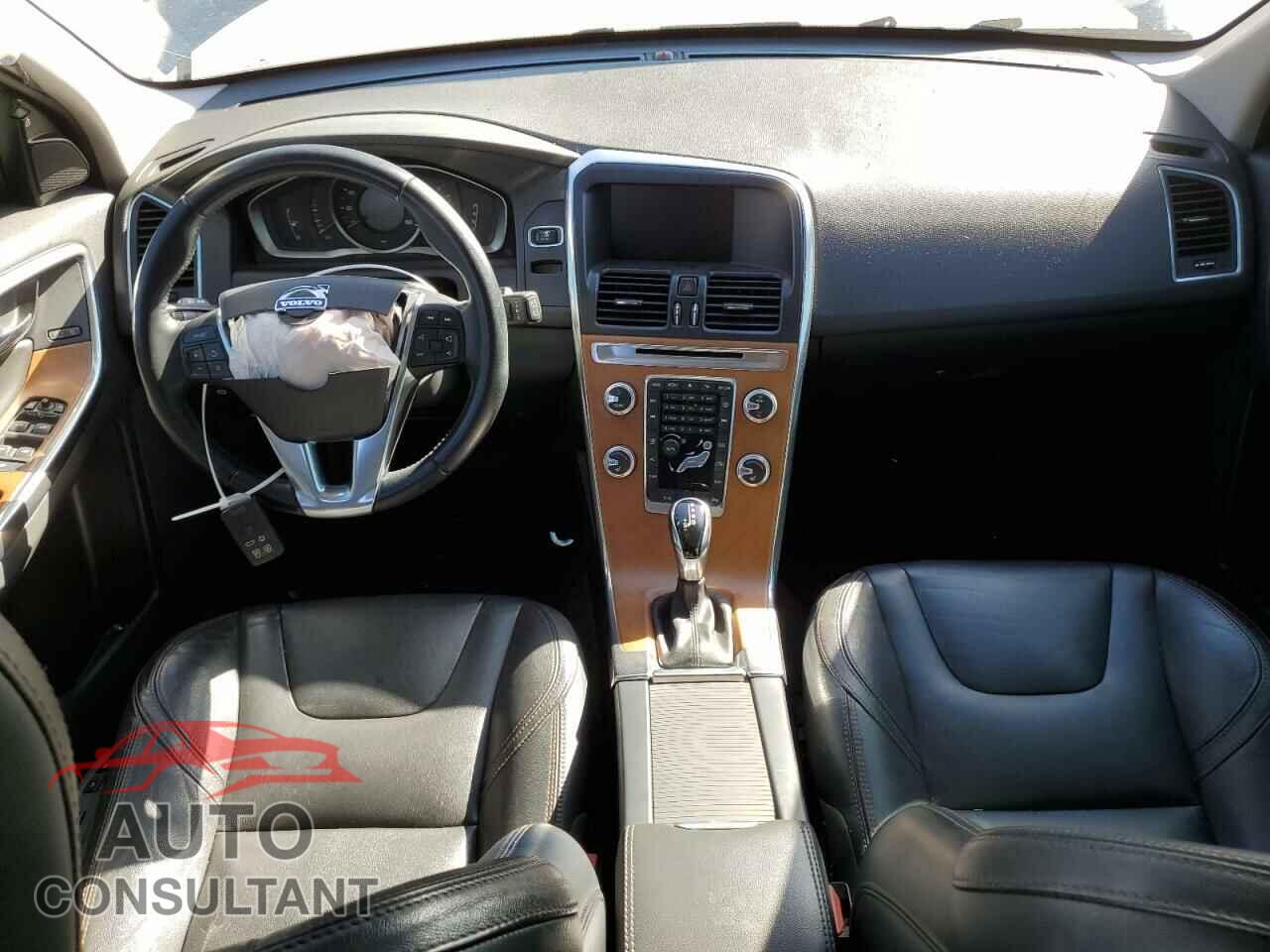VOLVO XC60 2017 - YV440MDU7H2000421