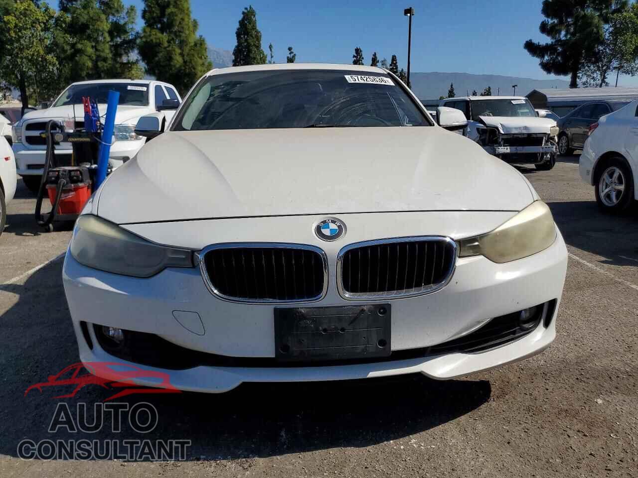 BMW 3 SERIES 2013 - WBA3A5G50DNP23555