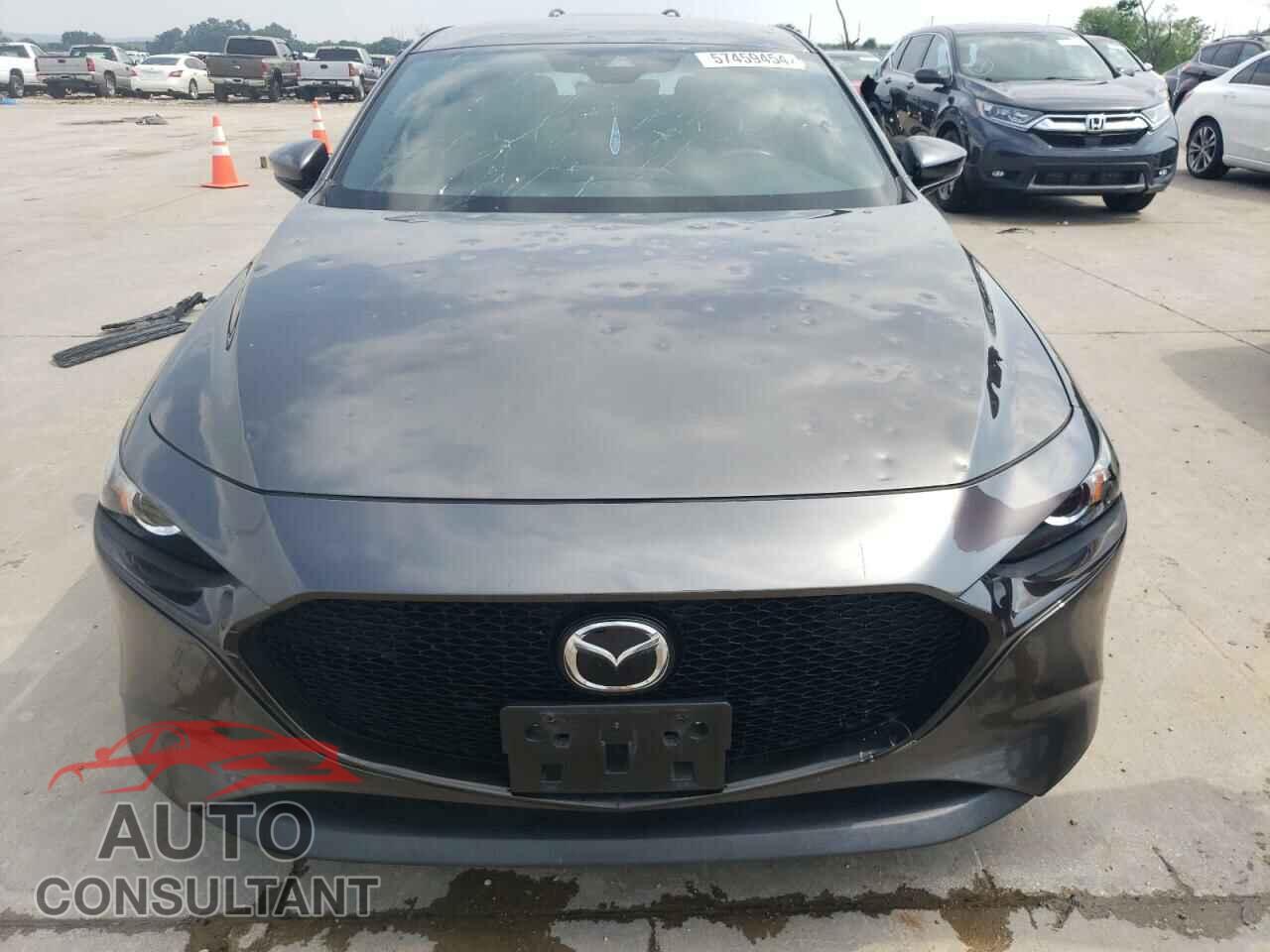 MAZDA 3 2019 - JM1BPAJM3K1143209