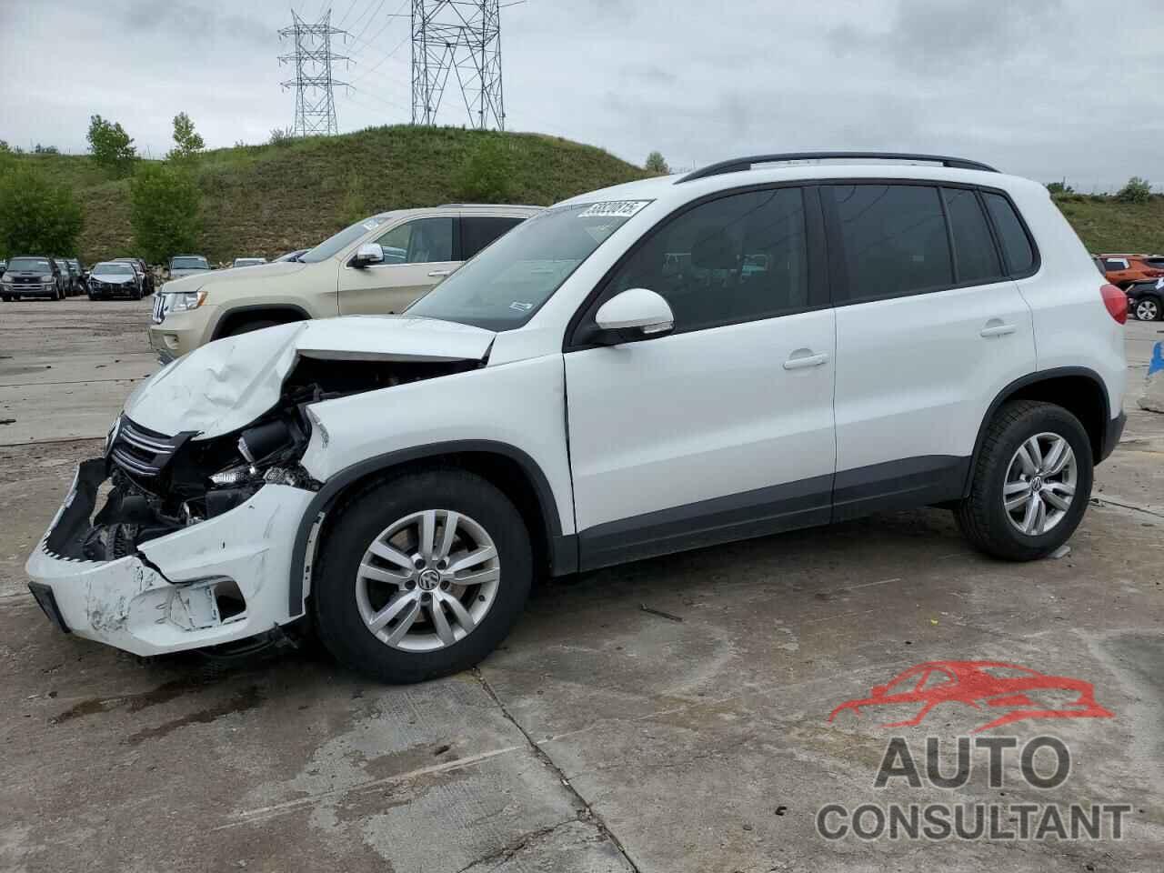 VOLKSWAGEN TIGUAN 2017 - WVGBV7AX2HK000723