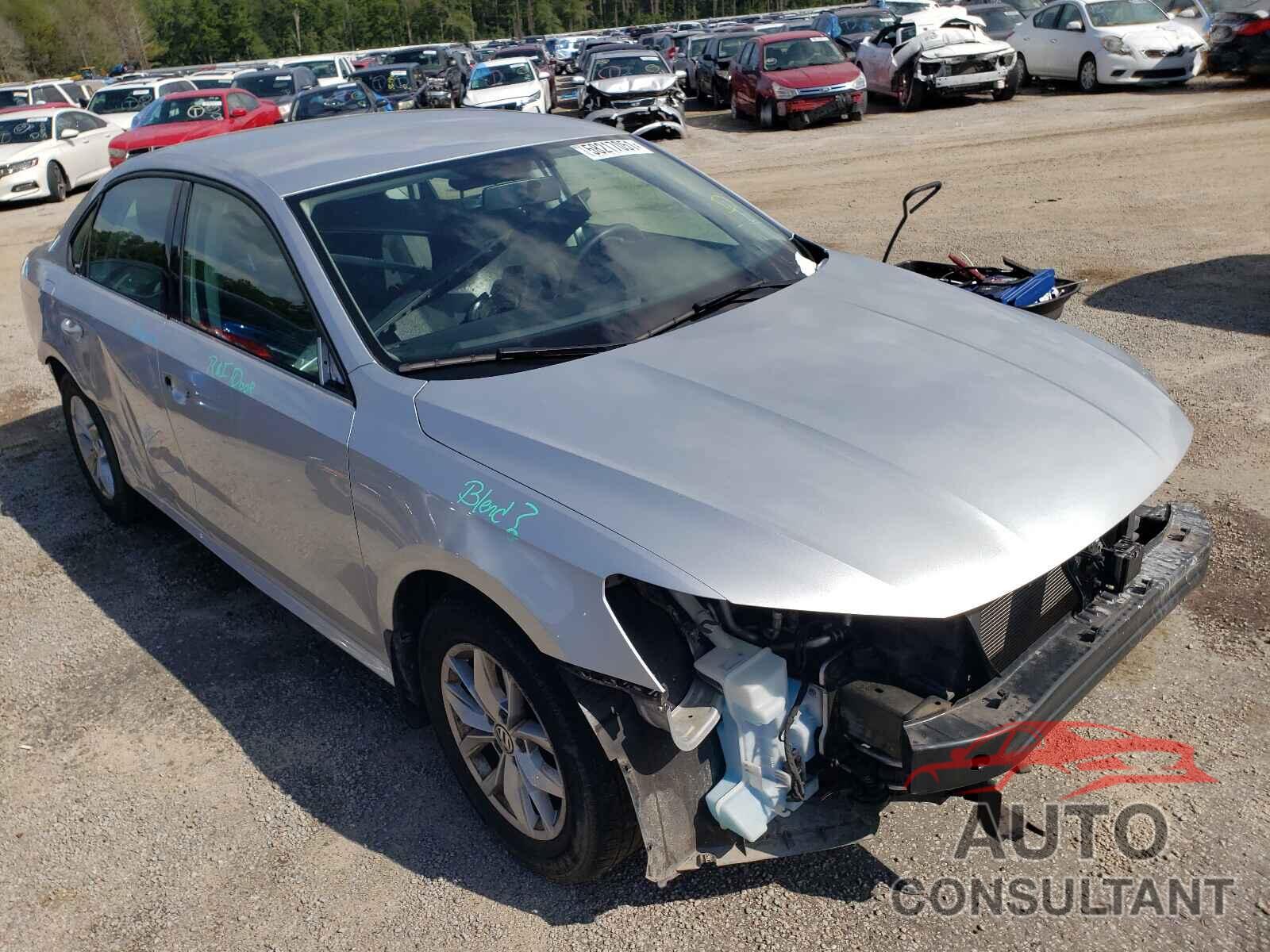 VOLKSWAGEN PASSAT 2018 - 1VWAA7A34JC019070