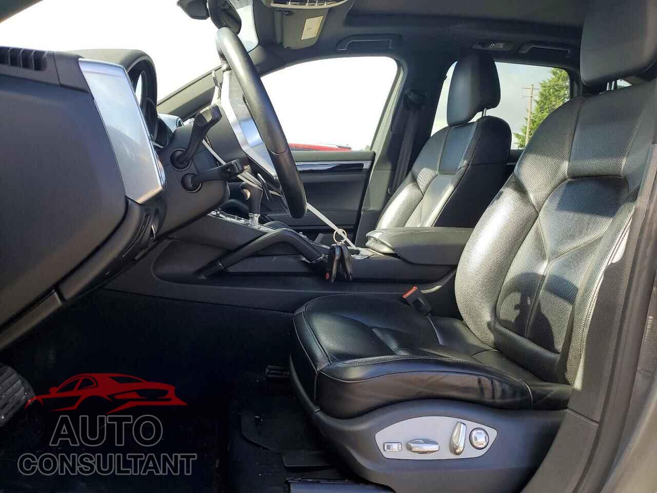 PORSCHE CAYENNE 2016 - WP1AE2A21GLA17348