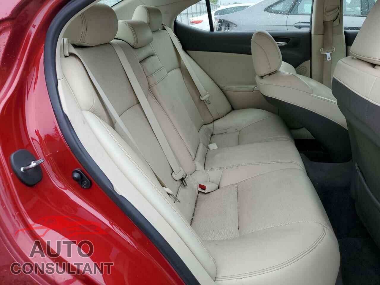 LEXUS IS 2012 - JTHCF5C20C5053860