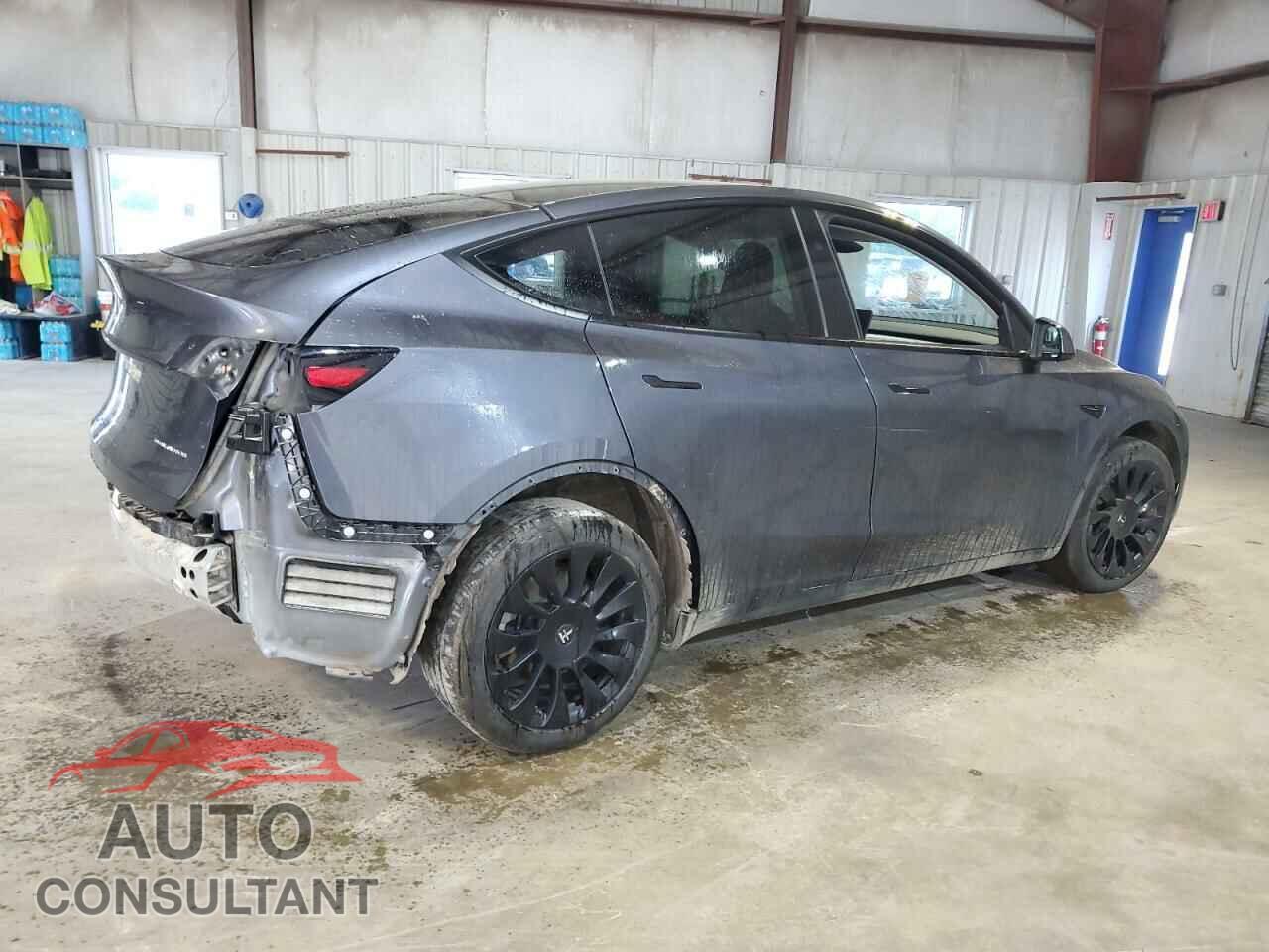 TESLA MODEL Y 2023 - 7SAYGDEE6PF894479