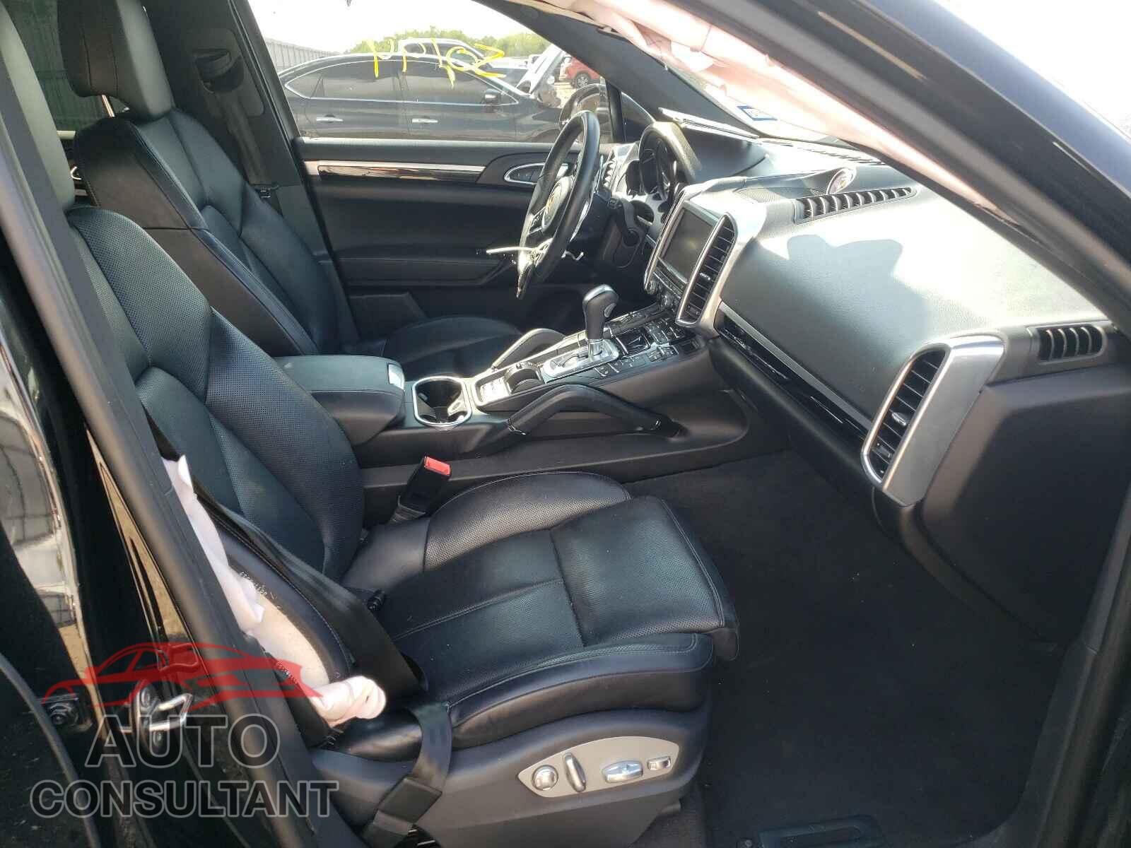 PORSCHE CAYENNE 2016 - WP1AA2A26GKA09702