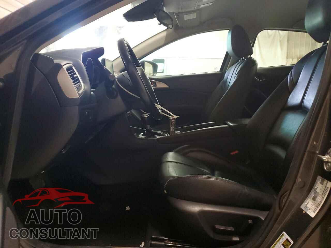 MAZDA 3 2018 - 3MZBN1V35JM248212