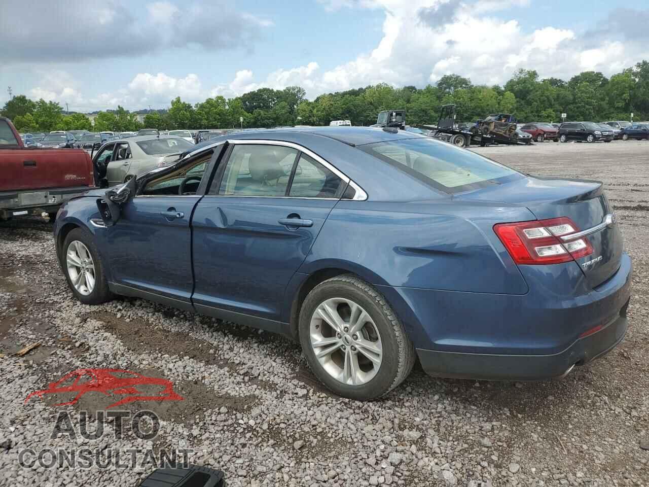 FORD TAURUS 2018 - 1FAHP2D83JG104877