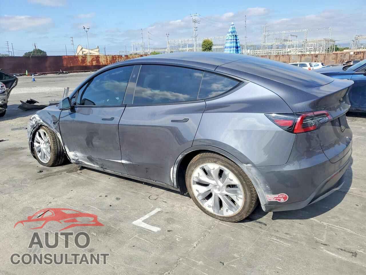 TESLA MODEL Y 2023 - 7SAYGDEE0PF925676
