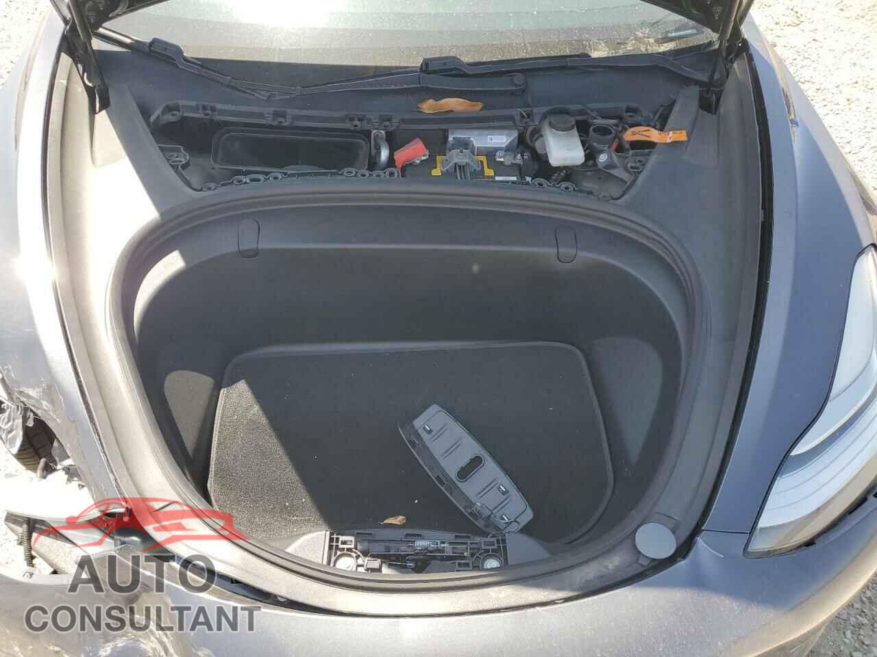 TESLA MODEL 3 2018 - 5YJ3E1EB4JF121101