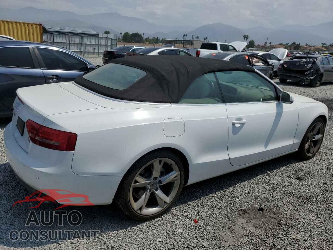 AUDI A5 2011 - WAUTFAFH4BN016929