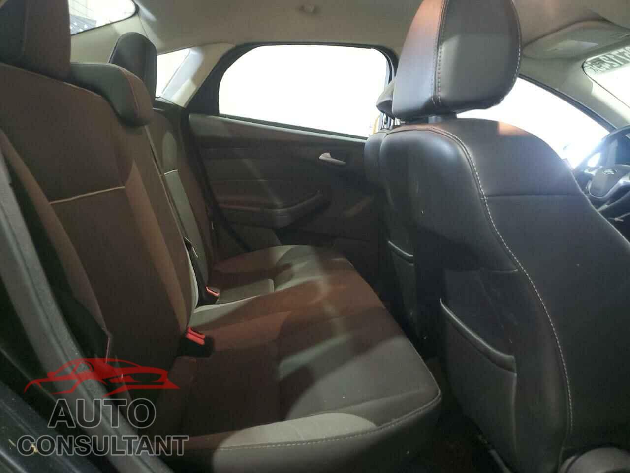 FORD FOCUS 2014 - 1FADP3F20EL165579
