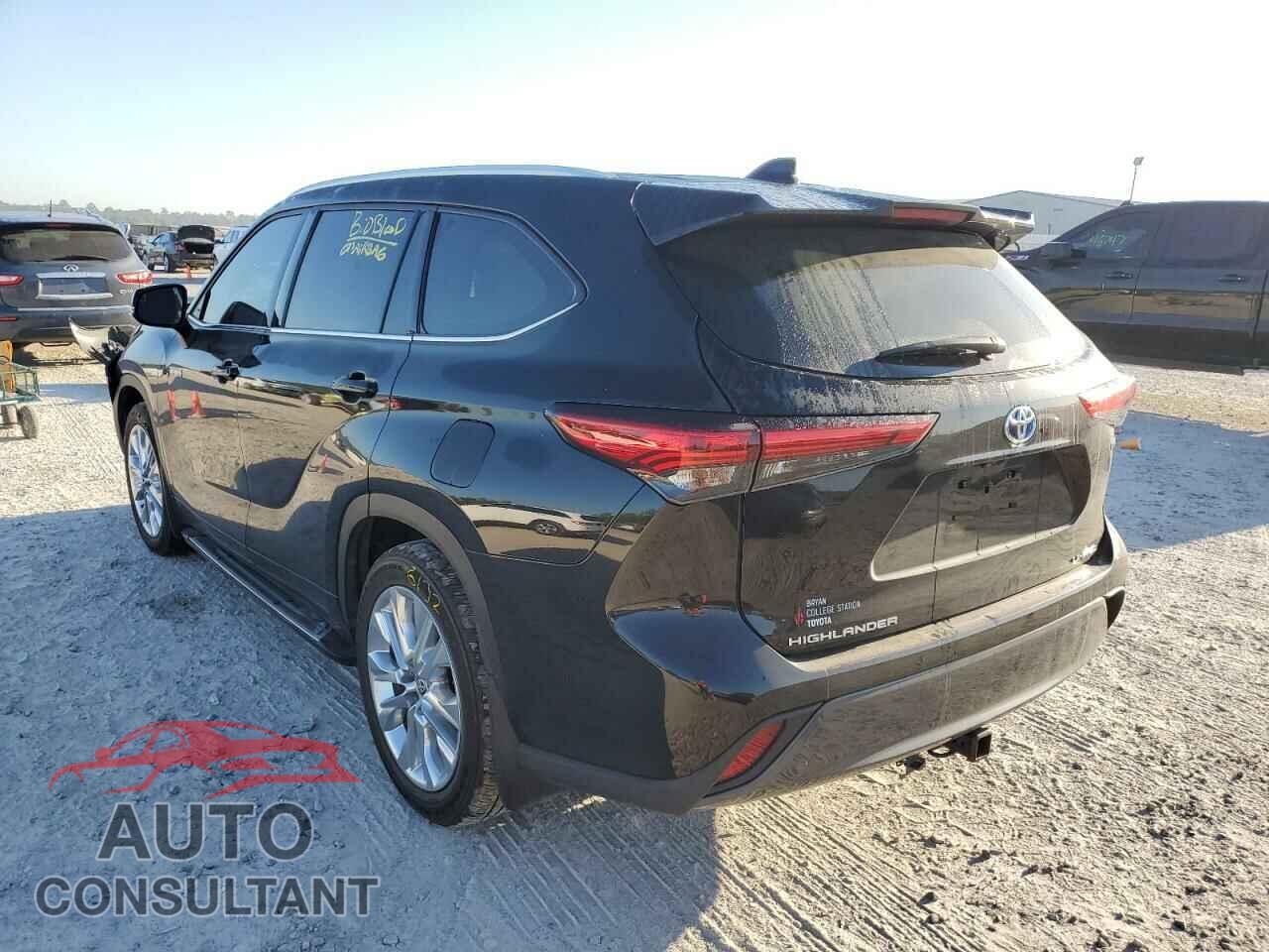 TOYOTA HIGHLANDER 2021 - 5TDYARAH2MS005261