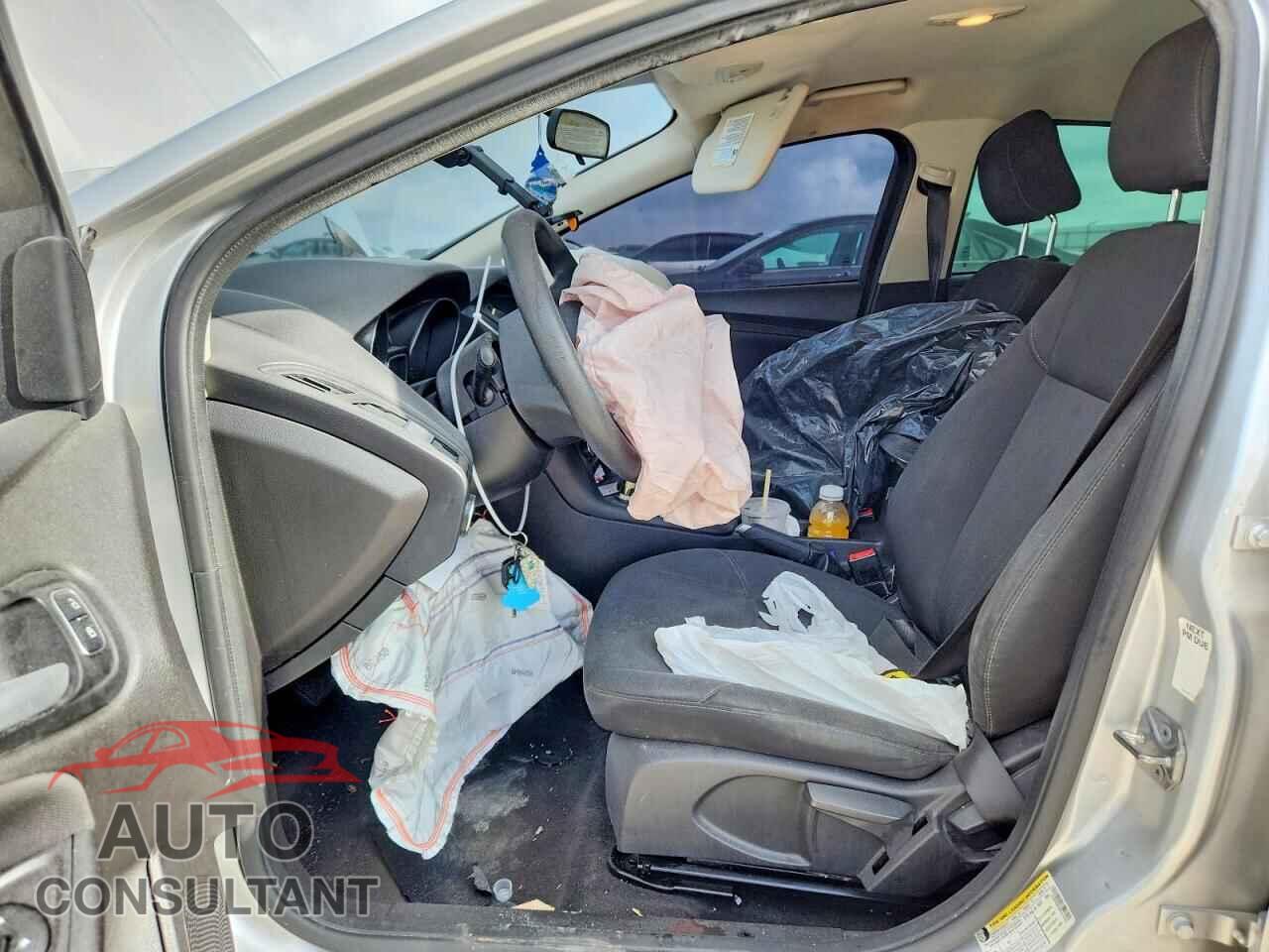 FORD FOCUS 2017 - 1FADP3K28HL247019