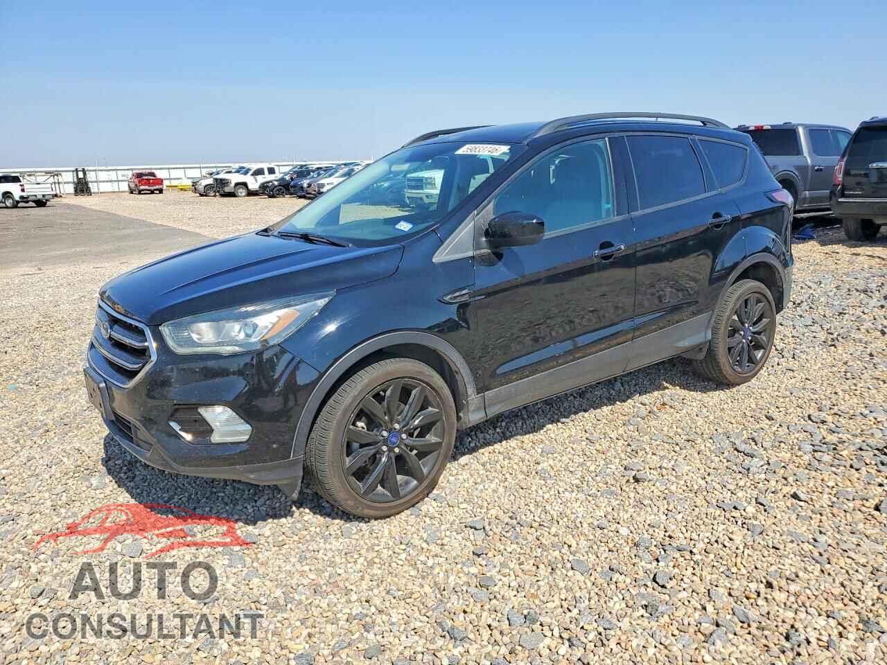 FORD ESCAPE 2017 - 1FMCU0GDXHUC10504