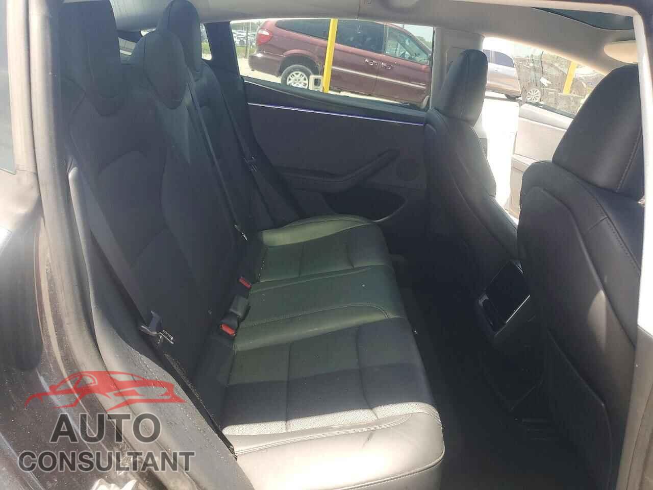 TESLA MODEL 3 2024 - 5YJ3E1EA0RF843958