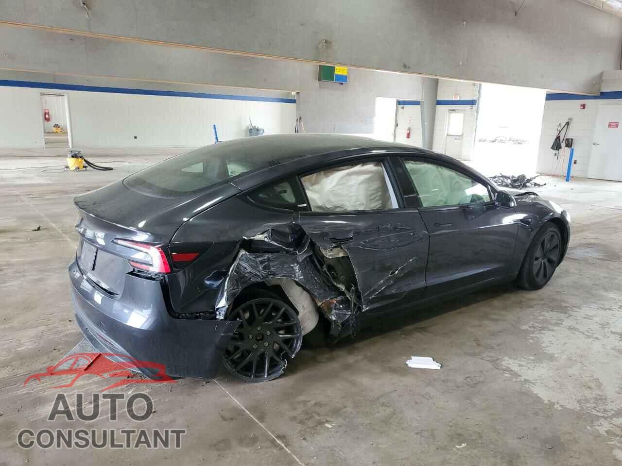TESLA MODEL 3 2024 - 5YJ3E1EA7RF872695