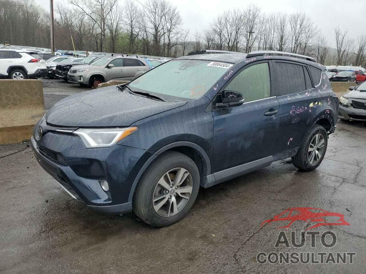 TOYOTA RAV4 2017 - JTMRFREV3HJ171538