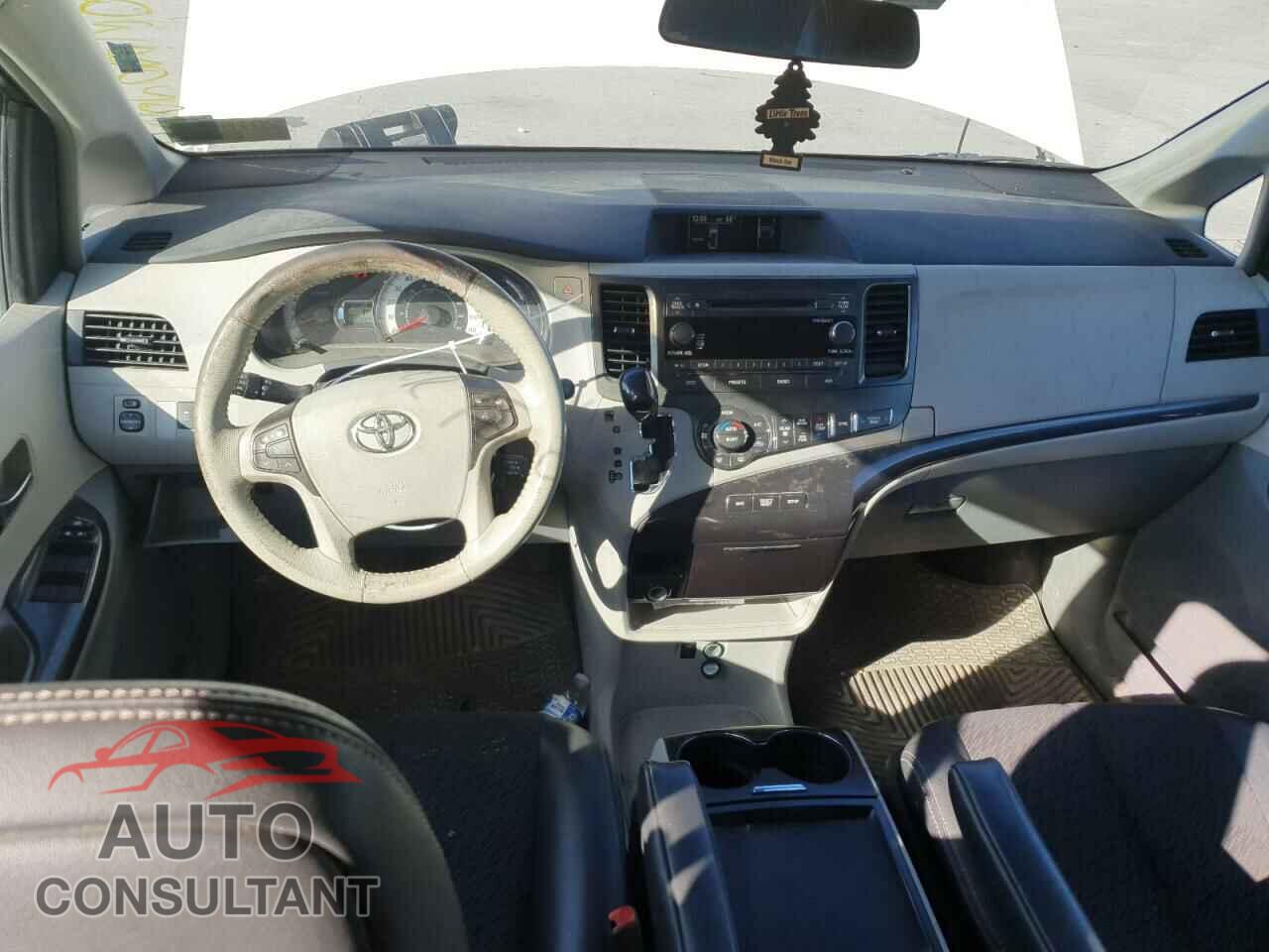 TOYOTA SIENNA 2011 - 5TDXK3DC8BS099164