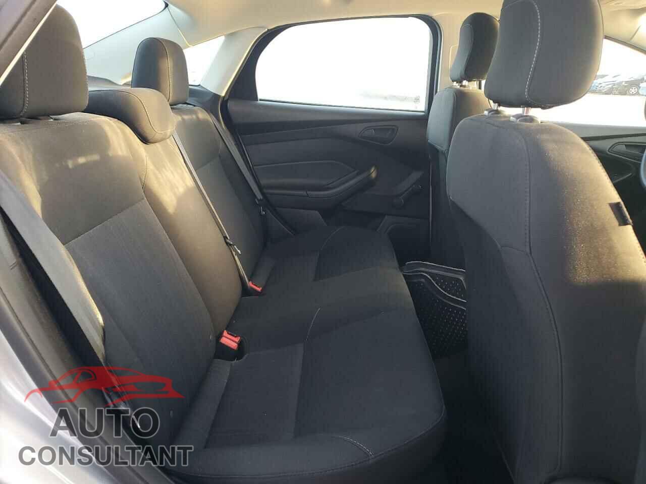 FORD FOCUS 2017 - 1FADP3E22HL282361