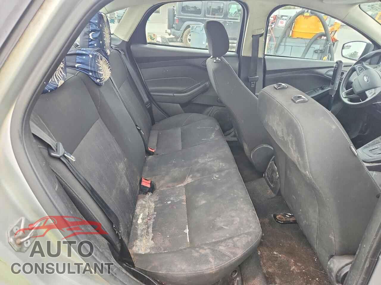 FORD FOCUS 2015 - 1FADP3E29FL341404