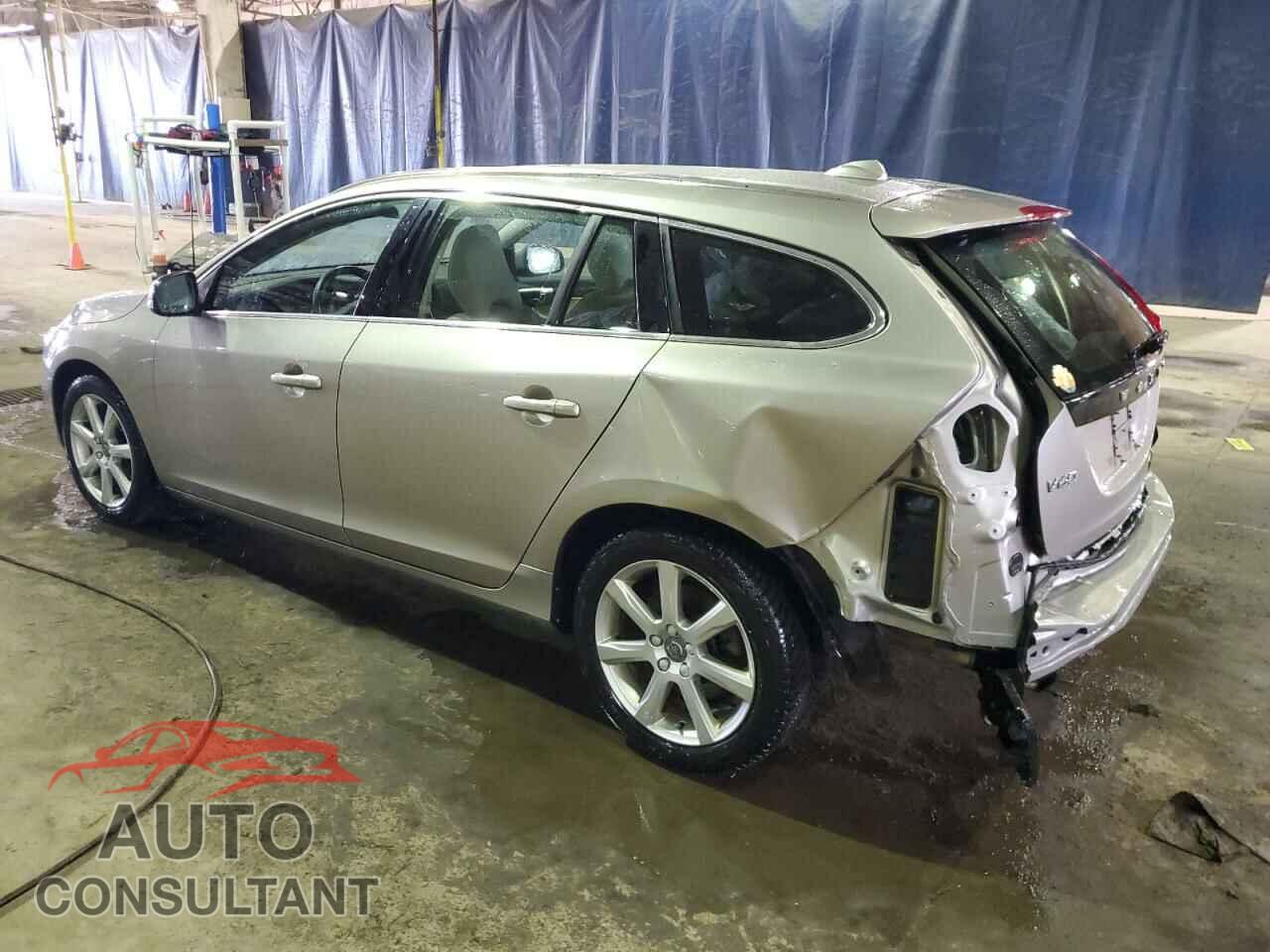 VOLVO V60 2016 - YV140MEM0G1307395