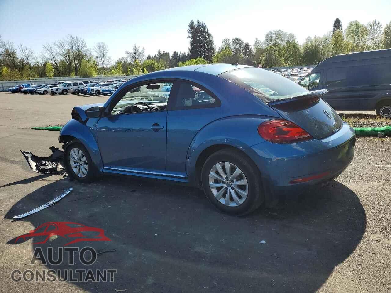VOLKSWAGEN BEETLE 2019 - 3VWFD7AT7KM711983