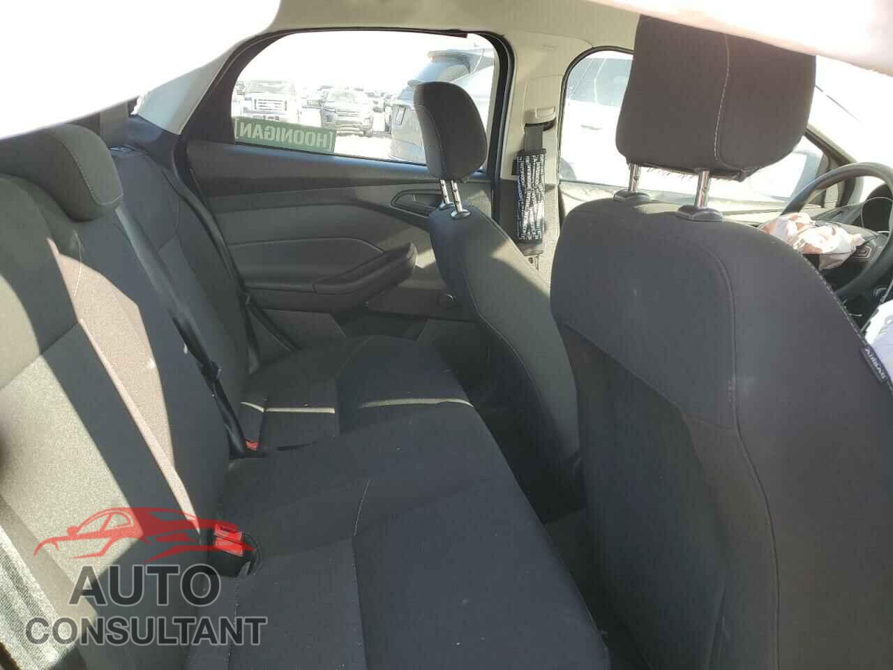 FORD FOCUS 2017 - 1FADP3E27HL236704