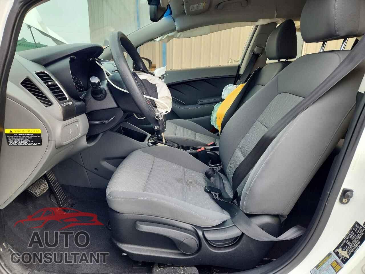 KIA FORTE 2017 - 3KPFK4A76HE092984