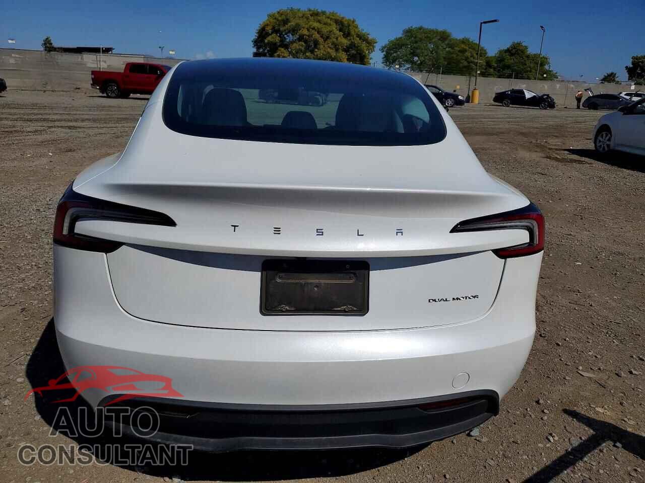 TESLA MODEL 3 2025 - 5YJ3E1EB2SF967342