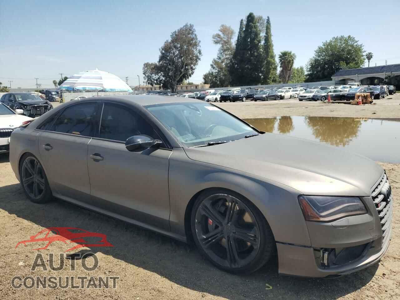 AUDI S8 2013 - WAUD2AFD4DN007731