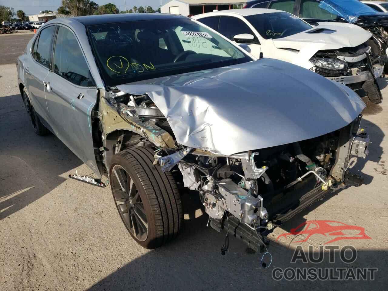 TOYOTA CAMRY 2018 - 4T1B61HK1JU014112