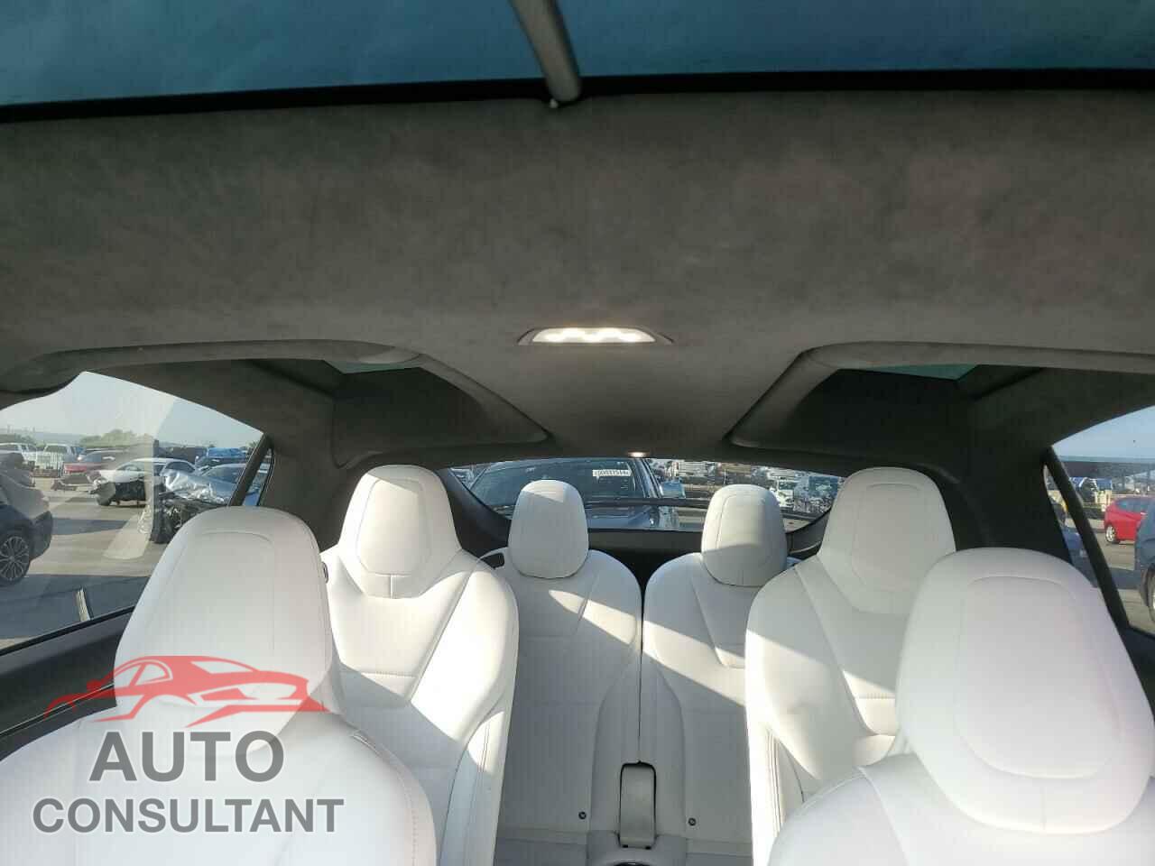 TESLA MODEL X 2017 - 5YJXCBE21HF063973