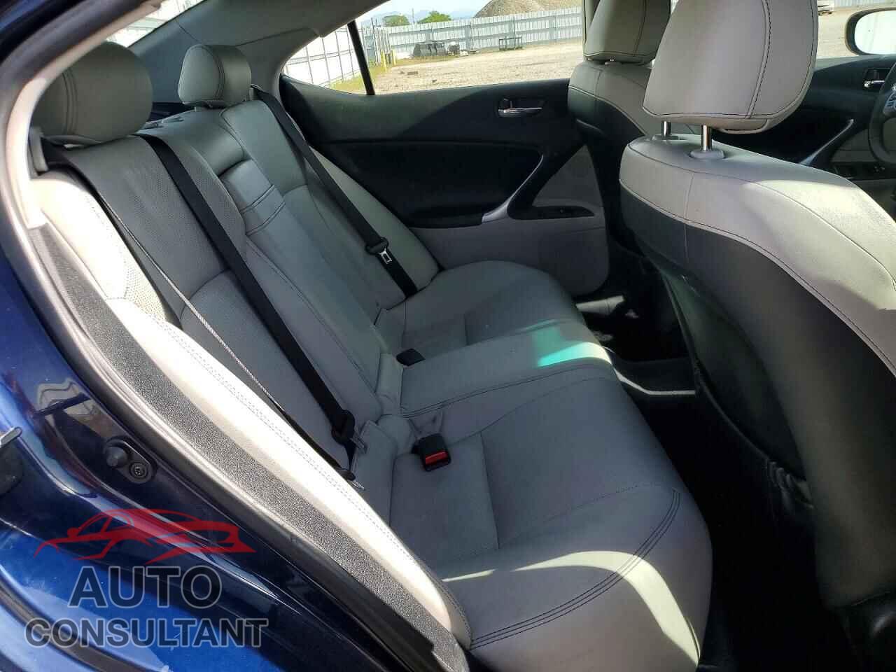 LEXUS IS 2011 - JTHBF5C2XB5145813