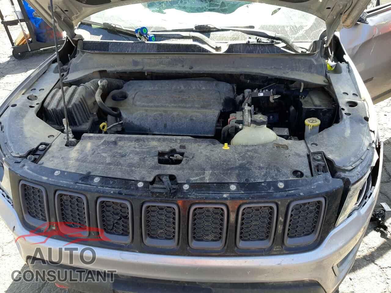 JEEP COMPASS 2017 - 3C4NJDDB5HT679784