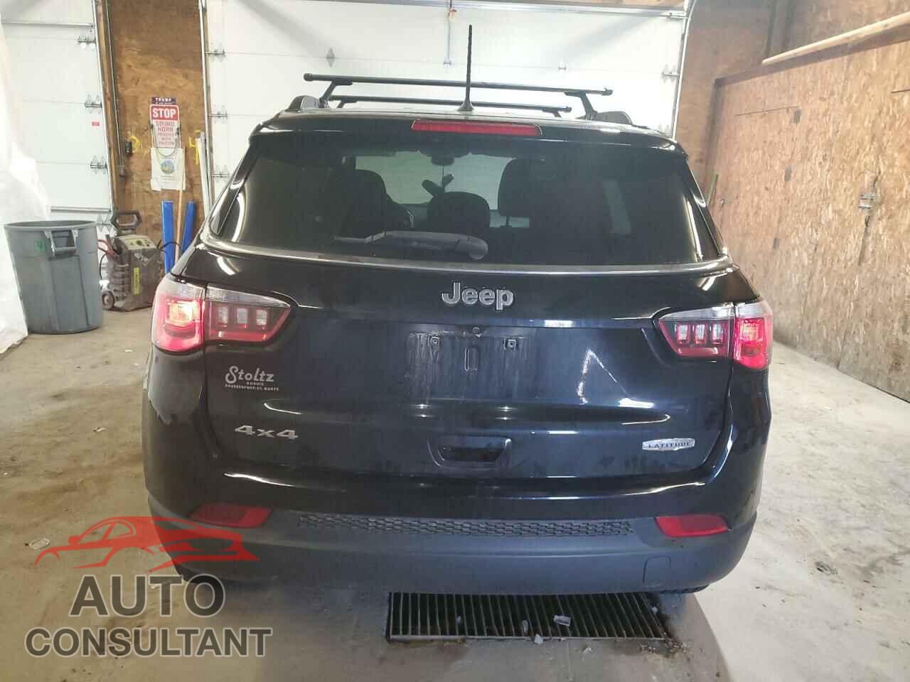 JEEP COMPASS 2018 - 3C4NJDBB2JT435647