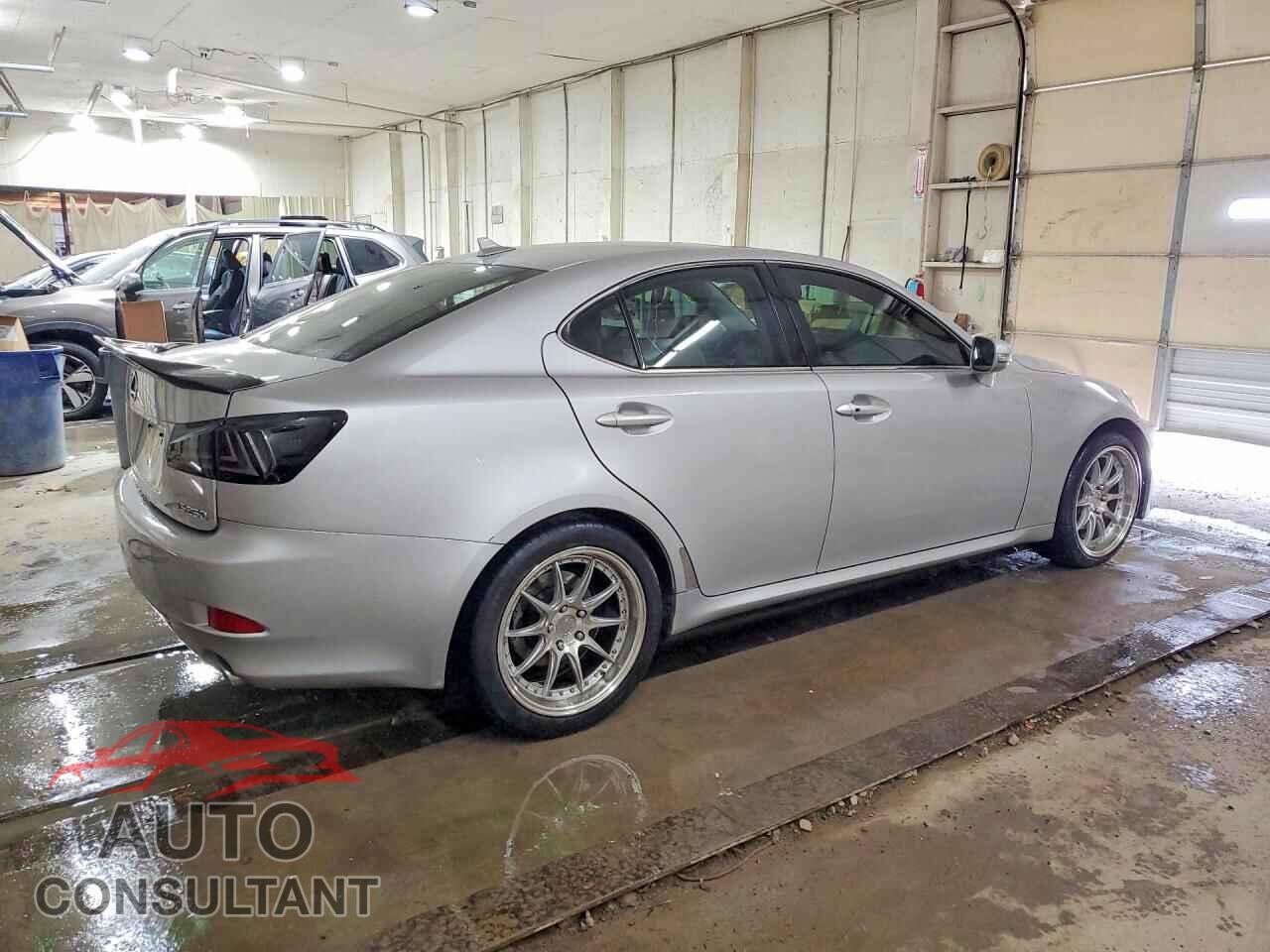 LEXUS IS 2011 - JTHBF5C22B2101919