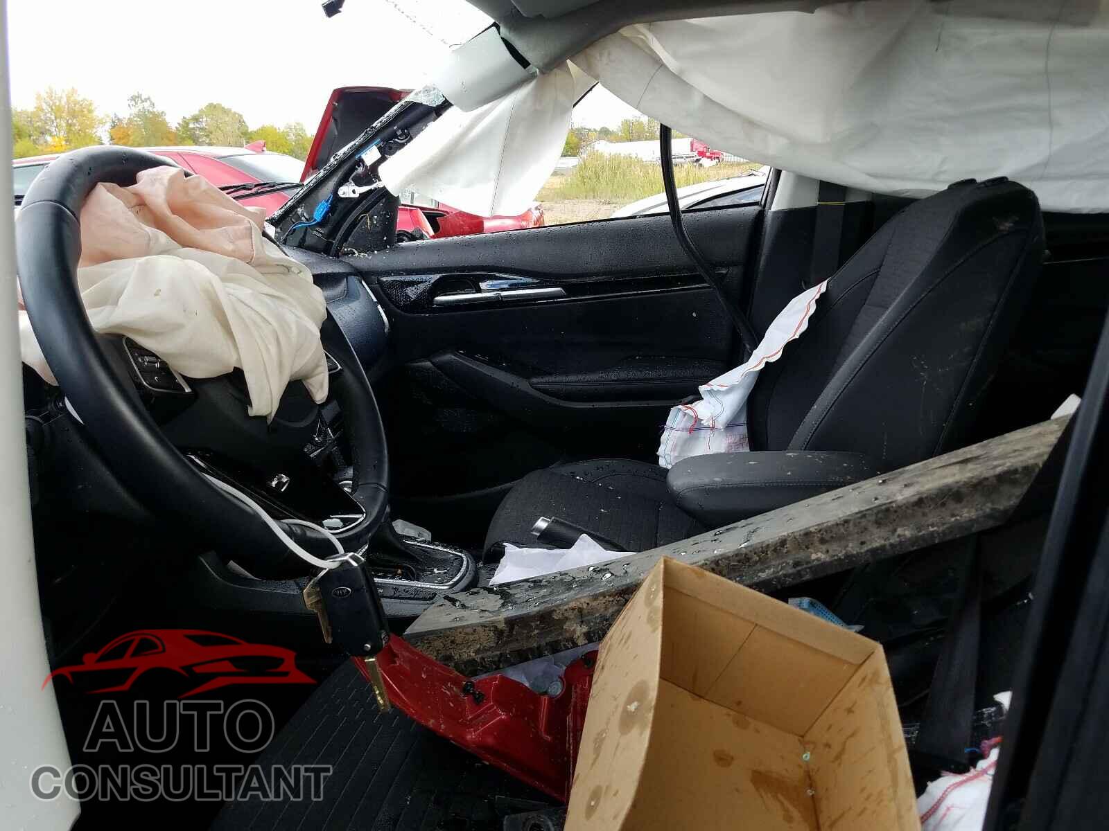 KIA SELTOS 2021 - KNDEUCAA1M7068341