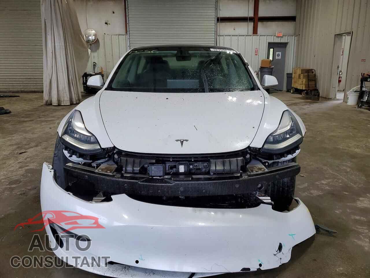 TESLA MODEL 3 2018 - 5YJ3E1EB8JF093884