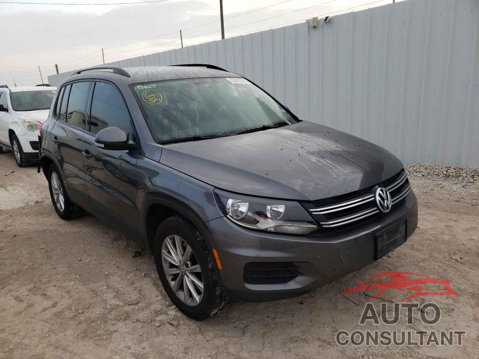VOLKSWAGEN TIGUAN 2017 - WVGAV7AX3HK048825