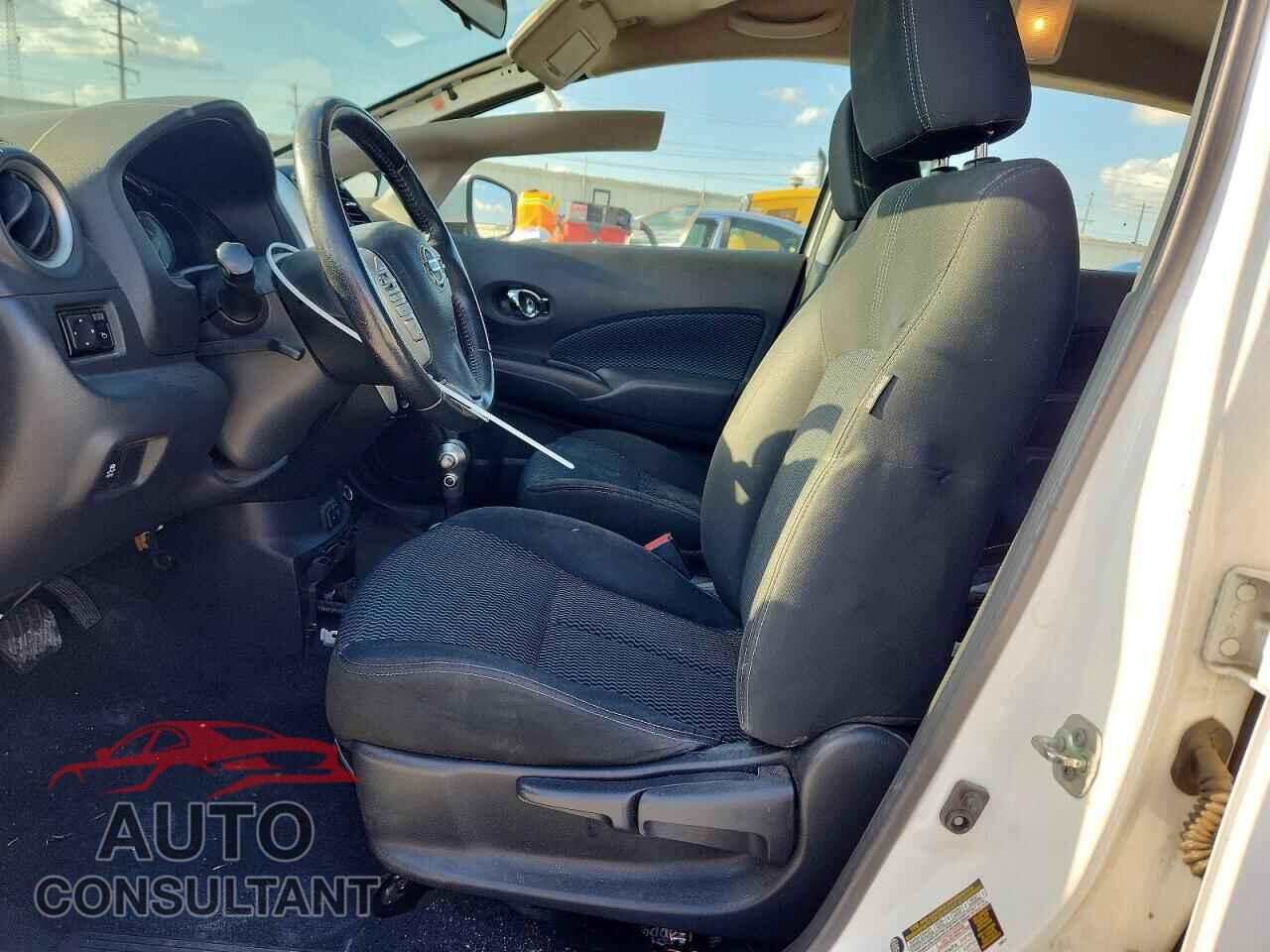 NISSAN VERSA 2017 - 3N1CE2CP8HL370892
